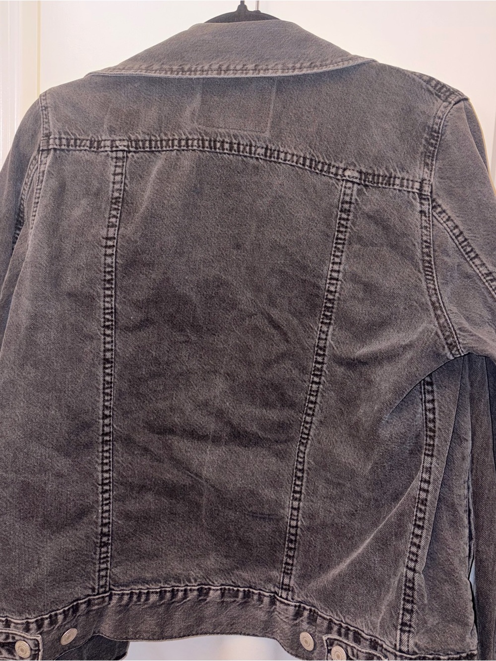 Levi's Washed Black Denim Jean Jacket - Picture 2 of 3